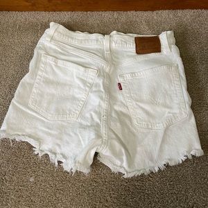 Levi’s Cutoff White Ribcage Shorts- size 27